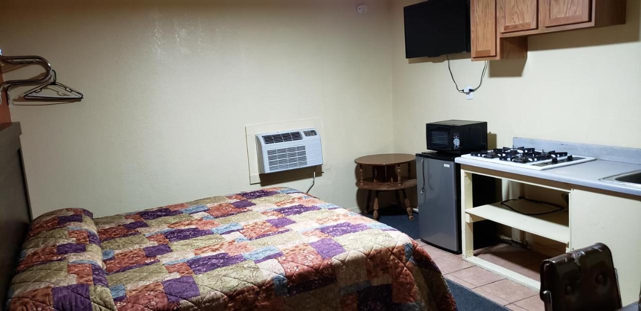 Economy Inn Odessa Zewnętrze zdjęcie