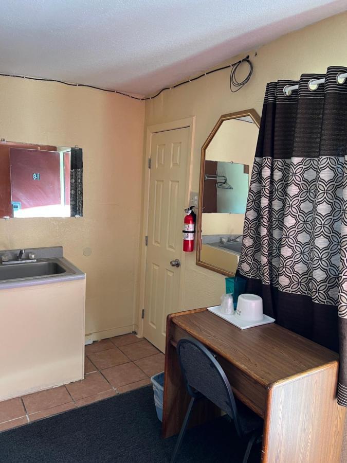 Economy Inn Odessa Zewnętrze zdjęcie