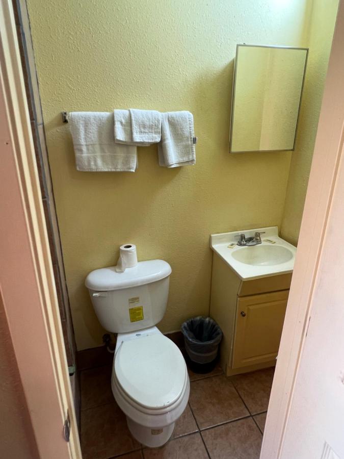 Economy Inn Odessa Zewnętrze zdjęcie